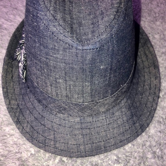 Joe Boxer hat with flowers on side - Picture 5 of 9